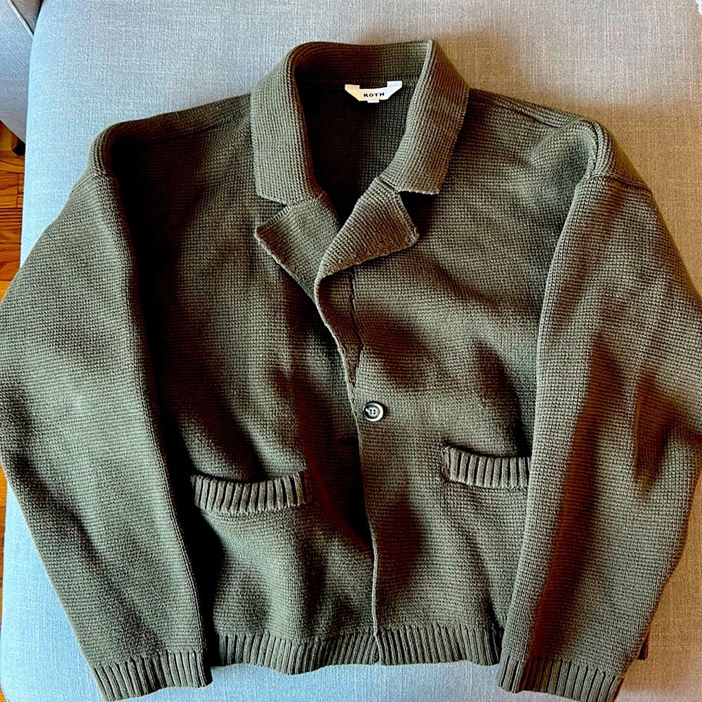 Kotn fine knit jacket.  Great condition.  Dark olive color. Size: Medium 🇨🇦